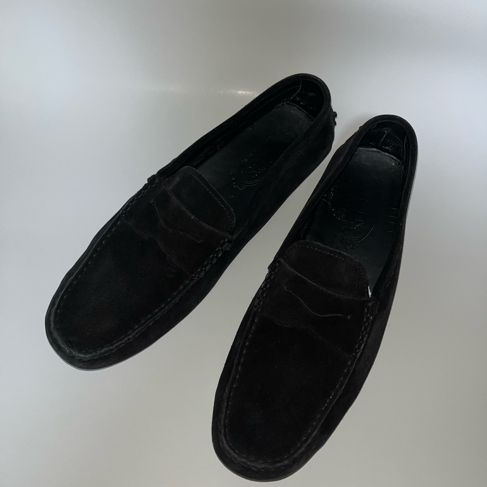 Tods black Gommino driving shoes in suede. - Picture 3 of 9